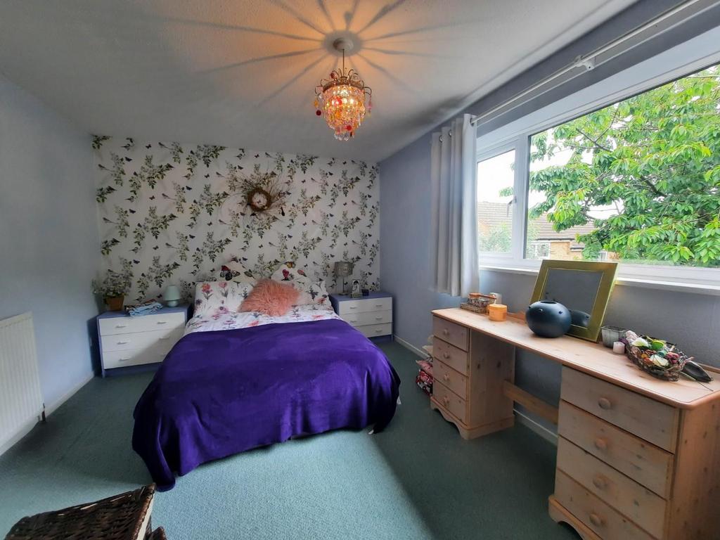 Bedroom 1.jpg