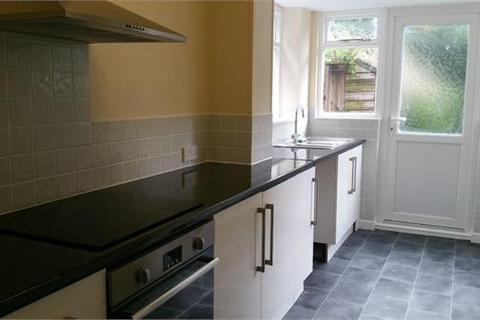 3 bedroom semi-detached house to rent, Vale Square, Ramsgate