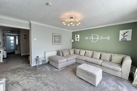 2 bedroom bungalow for sale, Collyhurst Avenue, South Shore FY4