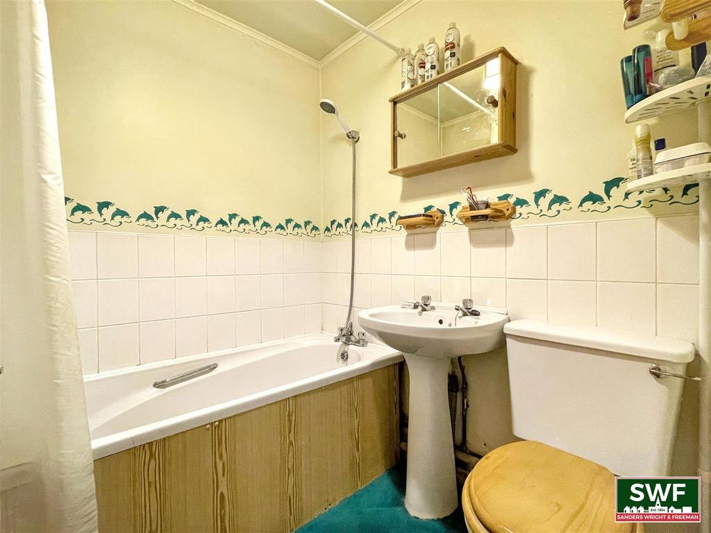 Bathroom.jpg