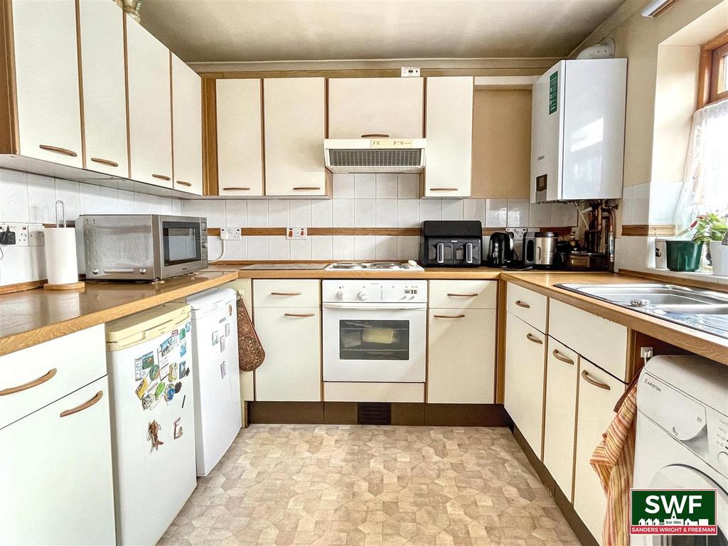 Kitchen4.jpg