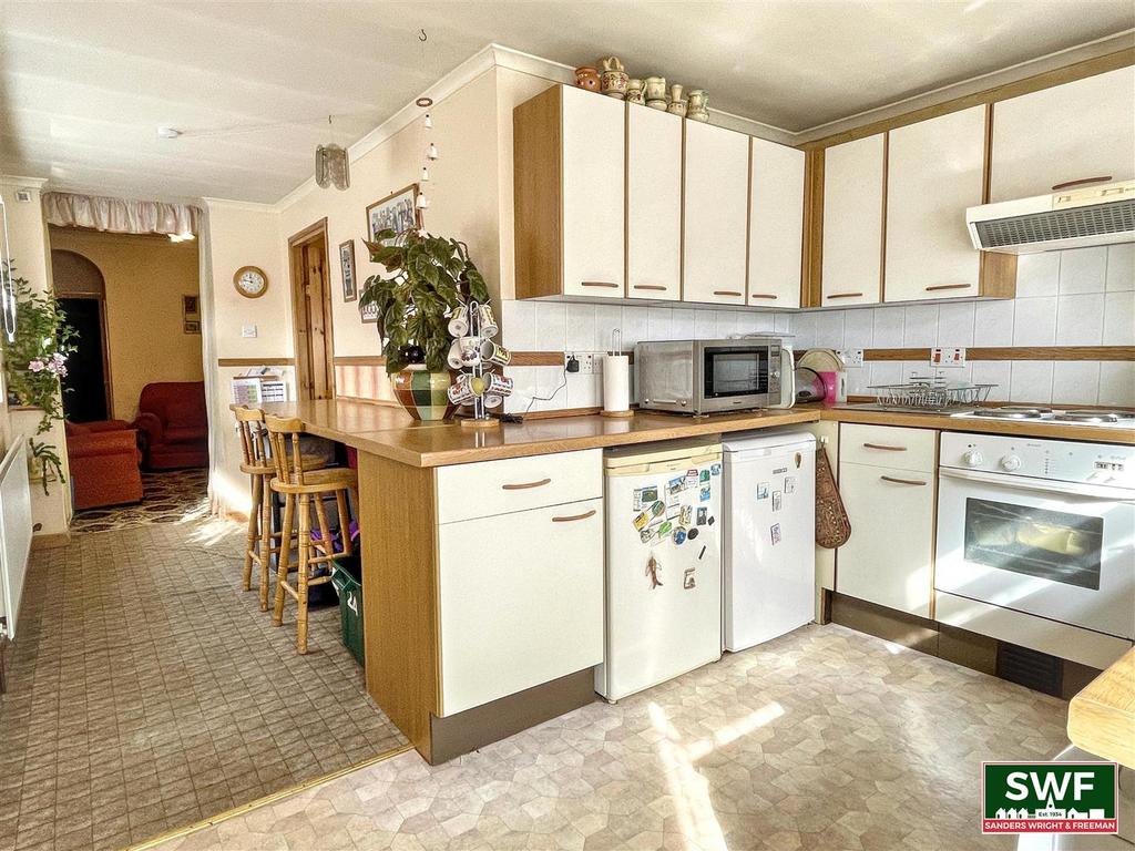 Kitchen6.jpg