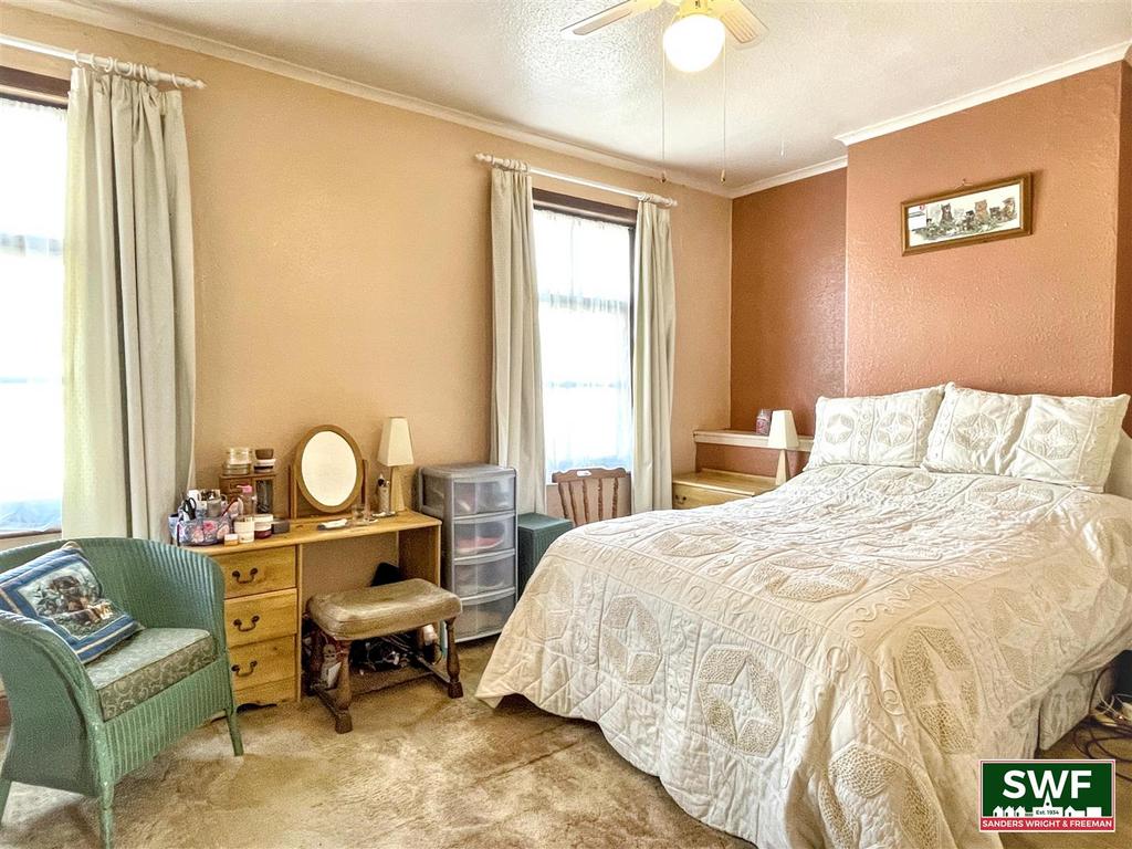 Bedroom1.1.jpg