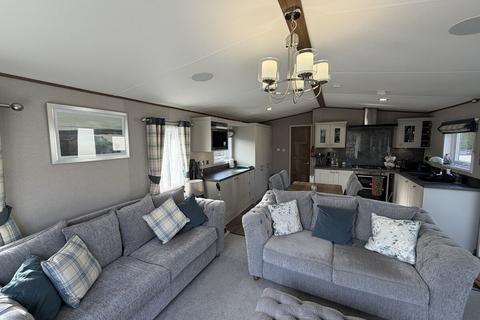 undefined, Plas Coch, Llanfairpwll, Anglesey, LL61