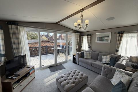 undefined, Plas Coch, Llanfairpwll, Anglesey, LL61