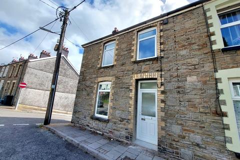 3 bedroom end of terrace house to rent, Morris Avenue, Mountain Ash, CF45