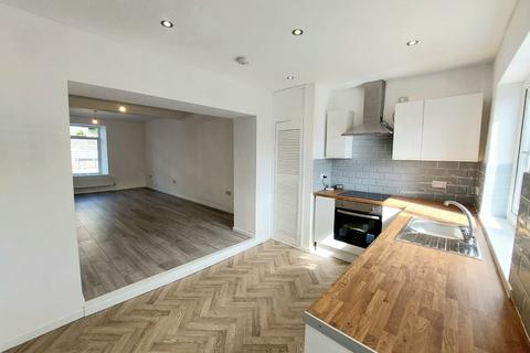 3 bedroom end of terrace house to rent, Morris Avenue, Mountain Ash, CF45