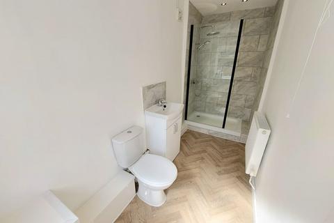3 bedroom end of terrace house to rent, Morris Avenue, Mountain Ash, CF45