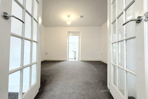 3 bedroom terraced house to rent, Lower Terrace, Treorchy, CF42