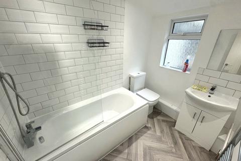 3 bedroom terraced house to rent, Lower Terrace, Treorchy, CF42