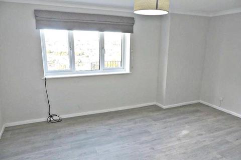 2 bedroom apartment for sale, Lingfield Close, High Wycombe