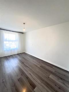 2 bedroom flat to rent, Denton Court, Manchester M34