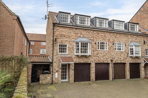 2 bedroom semi-detached house for sale, St. Andrews Court, Aldwark, York, YO1 7BD