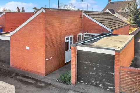 2 bedroom bungalow for sale, Southfield Terrace, Newark