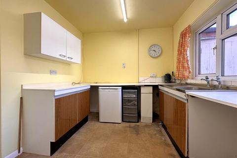 2 bedroom bungalow for sale, Southfield Terrace, Newark