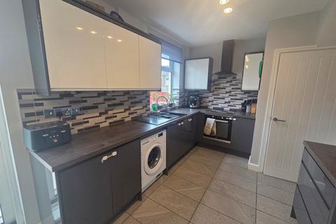 3 bedroom semi-detached house for sale, Brookside, Hucknall, Nottingham