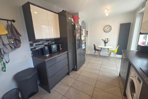 3 bedroom semi-detached house for sale, Brookside, Hucknall, Nottingham