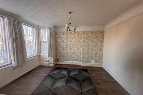 2 bedroom maisonette to rent, Thoroughgood Road, Clacton on Sea, Essex, CO15 6DD