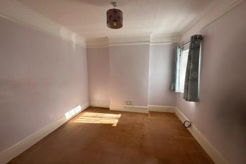 2 bedroom maisonette to rent, Thoroughgood Road, Clacton on Sea, Essex, CO15 6DD