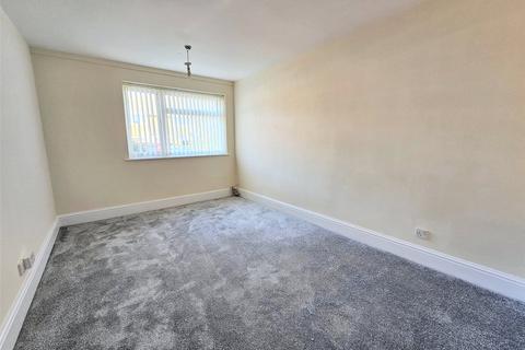 2 bedroom apartment to rent, Lomas Drive, Northfield, Birmingham, B31