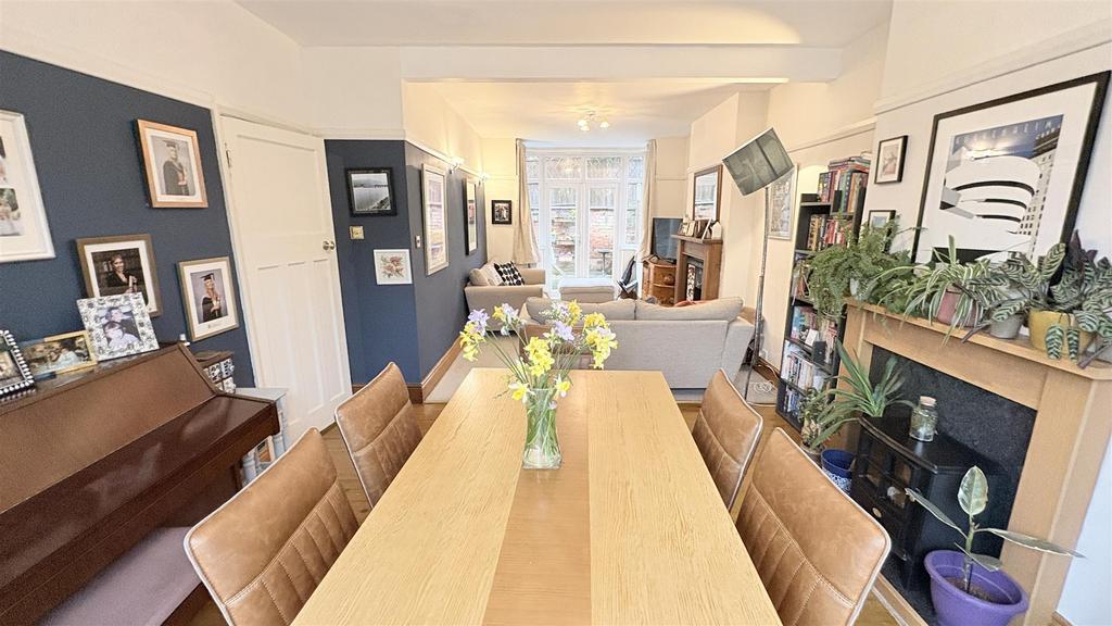 Open Plan Living/Dining Area