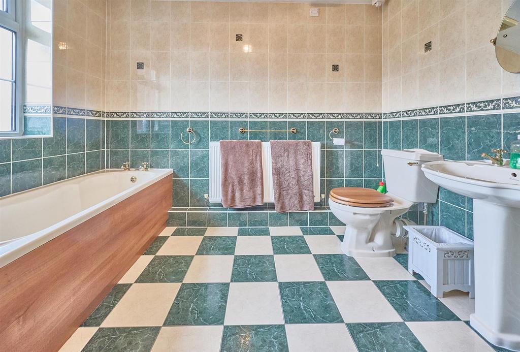 Ensuite Bathroom