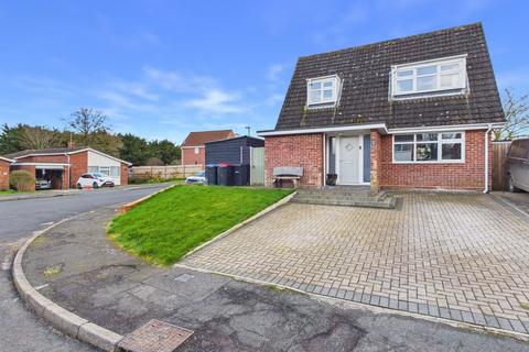 3 bedroom detached house for sale, Cambridge Way, Bures, CO8