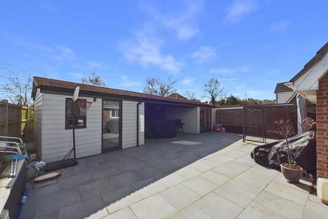 3 bedroom detached house for sale, Cambridge Way, Bures, CO8