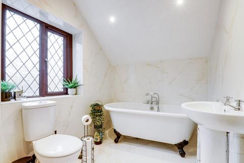 3 bedroom semi-detached house for sale, Newstead Road, Nottingham NG15