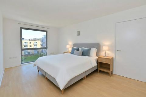 2 bedroom flat to rent, Deals Gateway, London, SE13