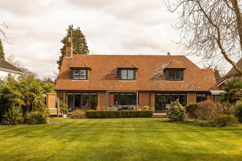 undefined, High Road, Chipstead