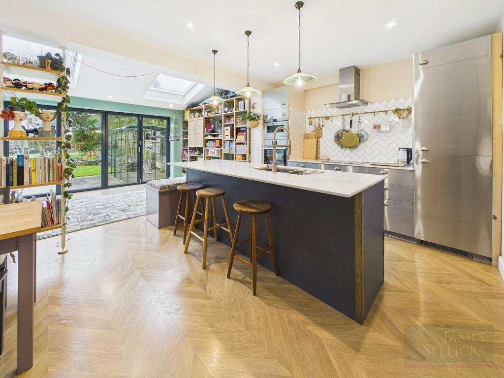 Open Plan Living/Dining Kitchen