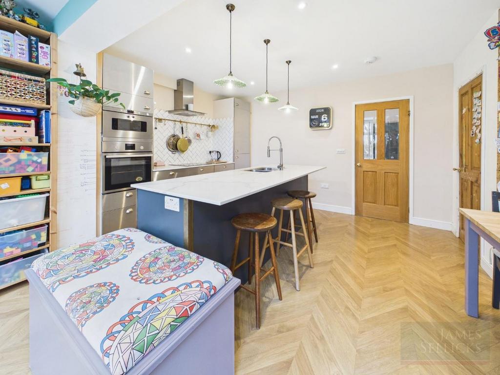 Open Plan Living/Dining Kitchen
