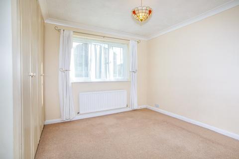 2 bedroom flat to rent, St. Annes Way, Redhill, RH1
