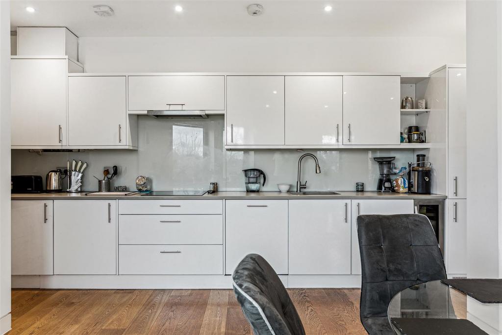 Merlin House, W4 - TO LET