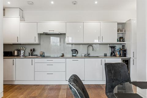 2 bedroom flat to rent, Belmont Terrace, London, W4