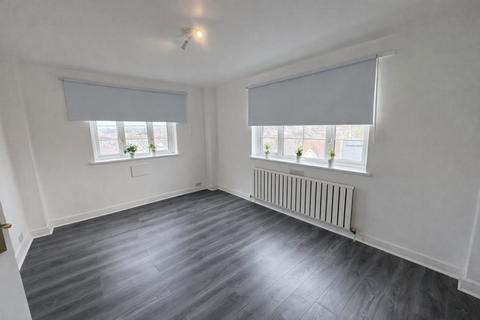 2 bedroom flat to rent, Ashford Court, Cricklewood