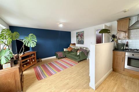 2 bedroom flat for sale, Cavendish Place, Eastbourne