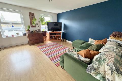 2 bedroom flat for sale, Cavendish Place, Eastbourne