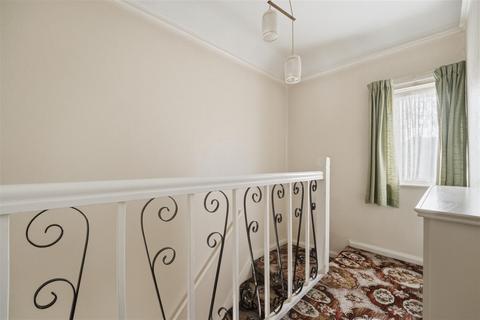 3 bedroom end of terrace house for sale, Moulton Avenue, Hounslow TW3