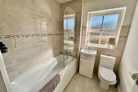 3 bedroom semi-detached house to rent, Shipley Mill Close, Pevensey BN24