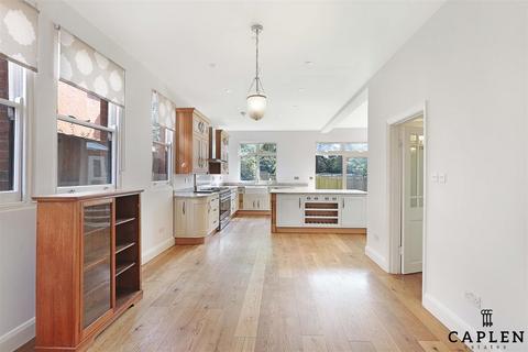 undefined, Monkhams Avenue, Woodford Green