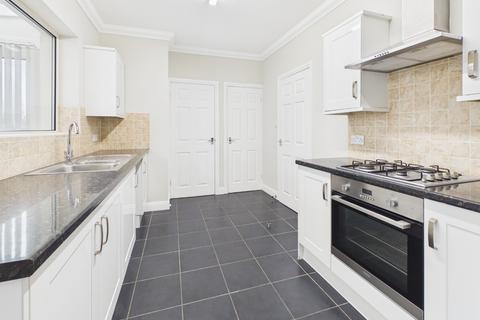 3 bedroom end of terrace house for sale, James Reckitt Avenue, Hull, HU8 8LG