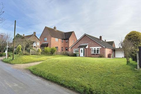 3 bedroom bungalow for sale, Hall Lane, Hingham