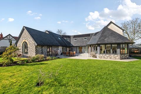 3 bedroom detached house for sale, Ashcott - Immaculate in private location