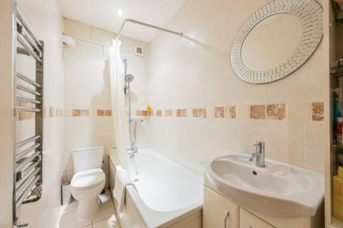 2 bedroom flat to rent, Tottenham Lane London N8