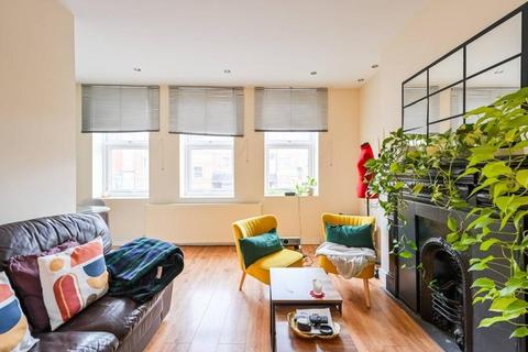 2 bedroom flat to rent, Tottenham Lane London N8