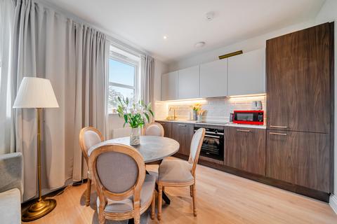 2 bedroom flat to rent, Guildford Street, Chertsey, Surrey, KT16