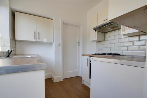 1 bedroom flat to rent, Rose Walk, Worthing BN12