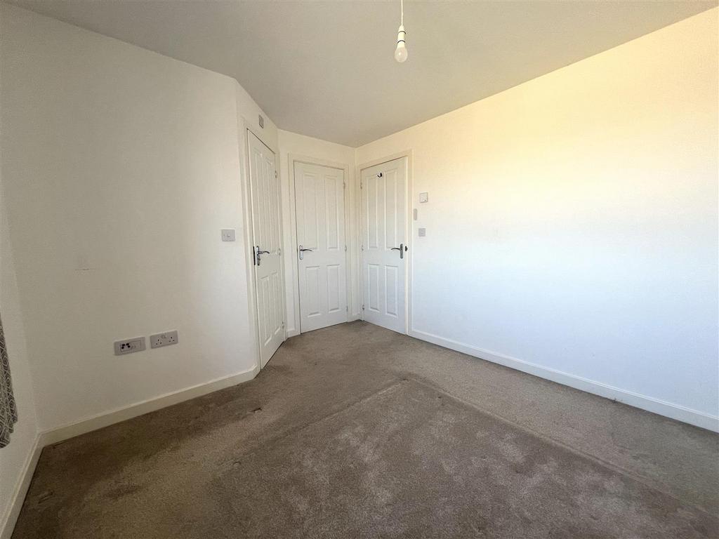 Bedroom 1.JPG